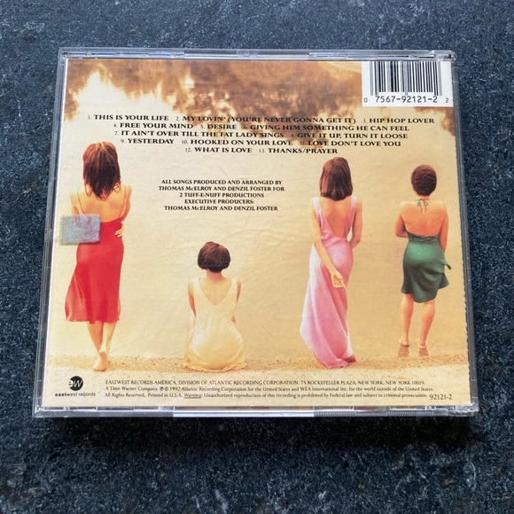 2/$10 - En Vogue CD - Funky Divas - preowned condition - Picture 2 of 2